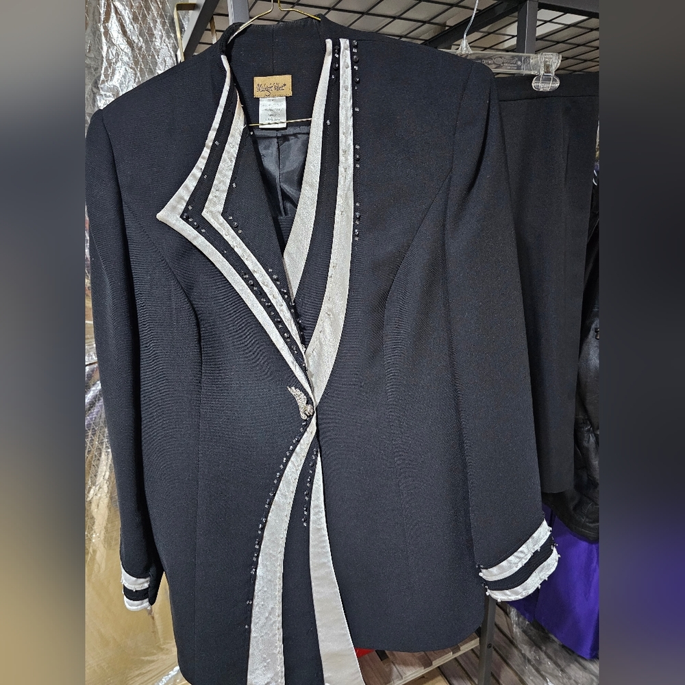 Two piece dress suit by Midnight Velvet - Picture 6 of 7
